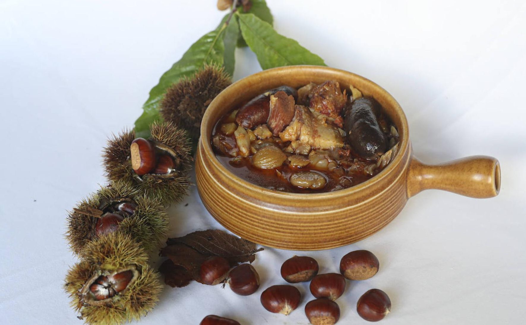 temporada de nueces espana tradicion salud y cultura rural